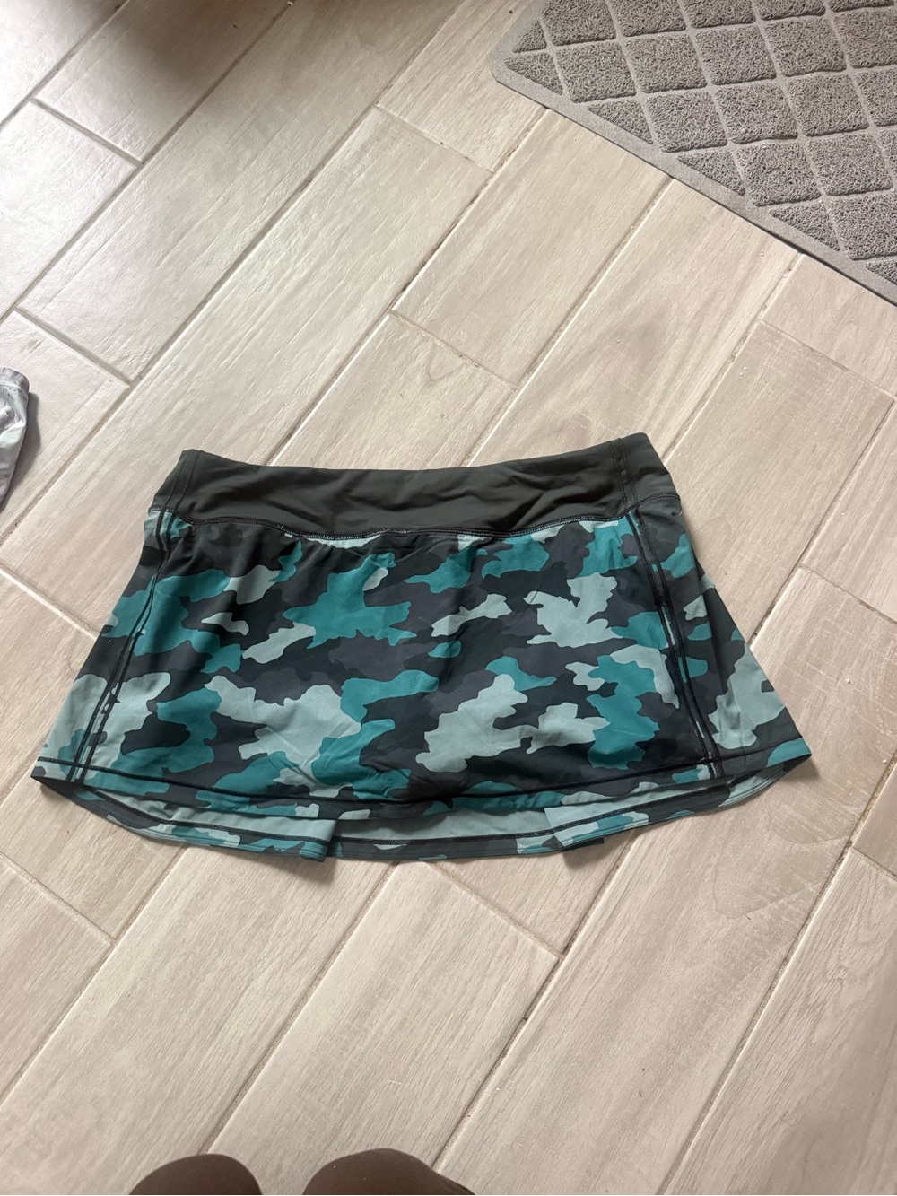 lululemon athletica Teal & Black Camouflage Athletic Skirt